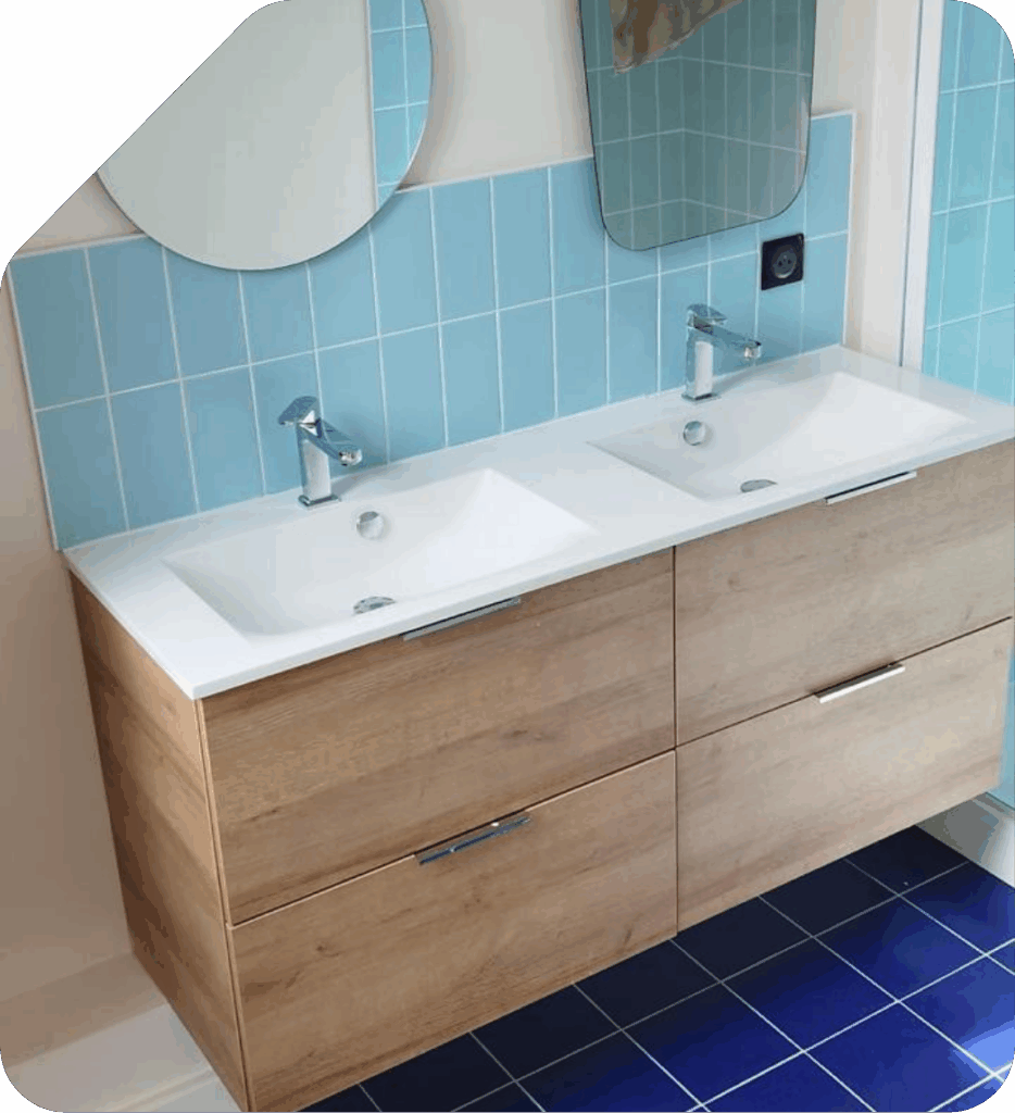 Salle de bain avec pose de carrelage sur les murs et le sol